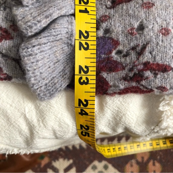 Free People ruffle floral sweater bell sleeve size L NWT - Picture 12 of 16